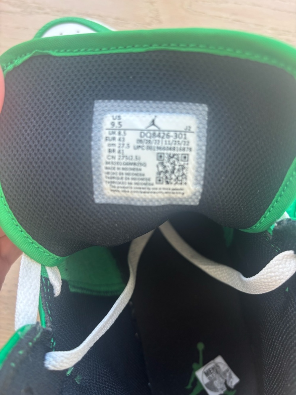 Jordan 1 Mid Lucky Green -  Mens  US Size 9.5 - Picture 10 of 12